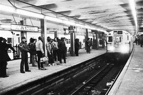 Old Nyc Subway Photos Rare Images Of Trains Overcrowding