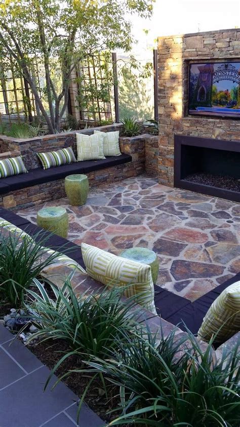 Giving life to your backyard can be achieved by doing a lot of things such as planting a lot of trees and plants and arranging it to look as natural as possible. 41 Backyard Design Ideas For Small Yards | Page 19 of 41 ...