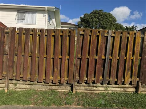 Repair The Staggered Fence 349222 Builderscrack