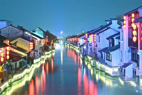 Stunning Night Views Of Nanchang Street In Wuxi