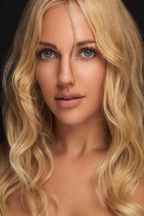 Meryem sahra uzerli (kassel, nszk, 1983. Picture of Meryem Uzerli