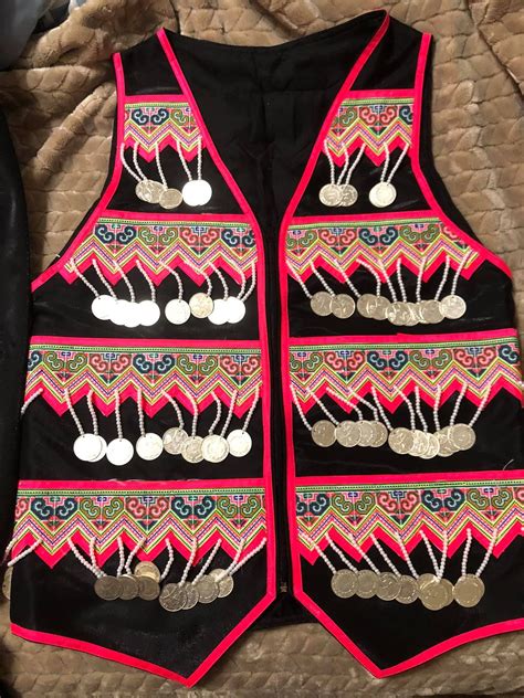 pin-by-sherry-lee-on-hmong-is-beautiful-hmong-embroidery,-hmong-clothes,-embroidery