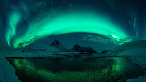 Aurora Borealis Mountain With Reflection On Lake During Nighttime Hd