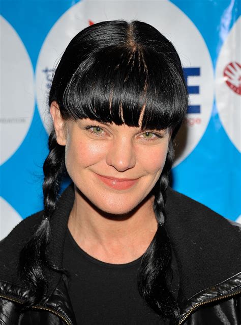 Pauley Perrette Of Ncis Fame Poses With Criminal Minds Cast Who Are