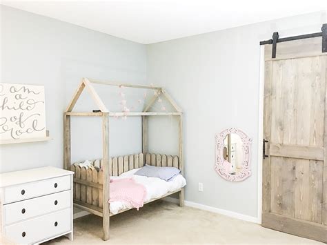 This bed is very easy to construct. DIY Toddler House Bed