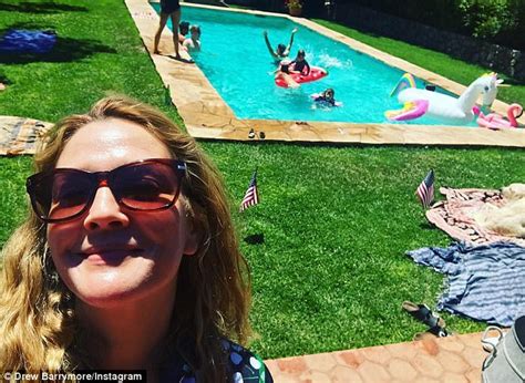 Kristen Bell And Dax Shepard Wear Stars And Stripes Onesies Daily Mail