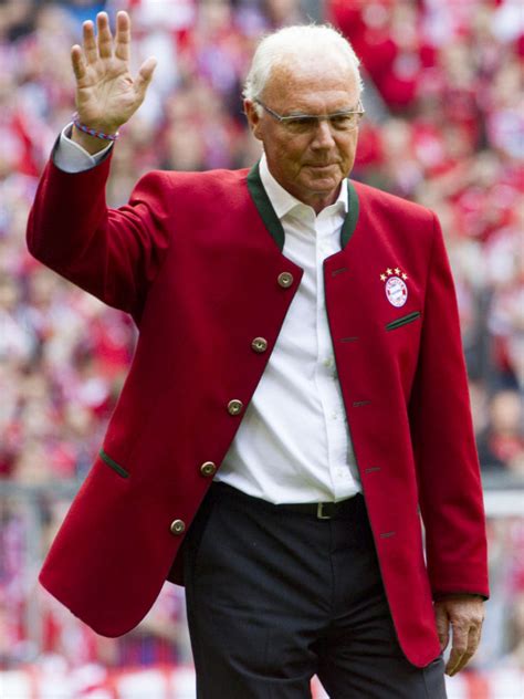 Beckenbauer was interested in football from a young age. Franz Beckenbauer - Hall of Fame des deutschen Sports