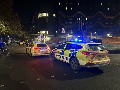 UPDATED:Armed police throw Lambeth housing estate into lockdown after