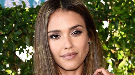 Jessica Alba Lost It During Teen Choice Tribute To Gun Victims And You Will Too