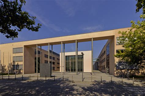 Deutsche bank ag is a german multinational investment bank and financial services company headquartered in frankfurt, germany. Hochschulen 🎓 Deggendorf - Stadt Deggendorf