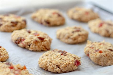 Soft, healthy banana cookies made with a mix of almond and coconut flour to make them gluten and grain free! Healthy Banana Cookies (3 Ingredient, Vegan) - Allergyummy
