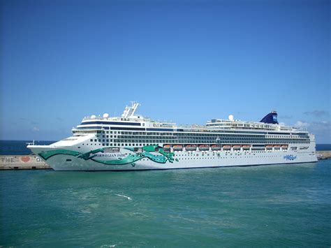 The rome cruise port is in the city of civitavecchia, located on the coast. Easy Civitavecchia Transfers: WHERE, HOW, WHEN