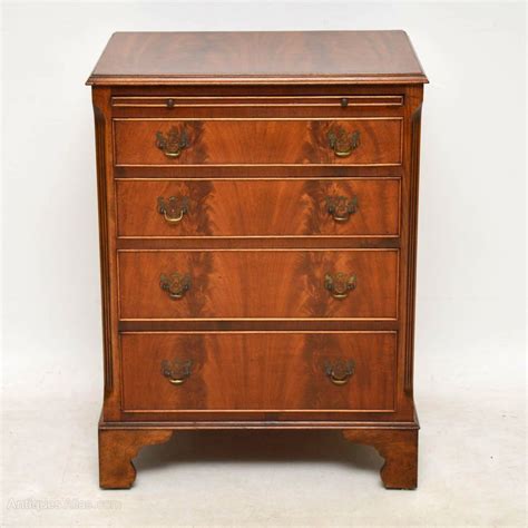 Antique Mahogany Bachelors Chest Of Drawers Antiques Atlas