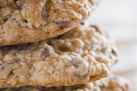 Our healthy recipes pack in plenty of flavour and nutritious ingredients without all the calories. Low-Calorie Chocolate Chip Oatmeal Cookies Recipe