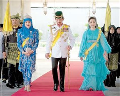 Tuesday, 17 september 2019 bekas isteri sultan brunei, azrinaz selamat melahirkan anak perempuan | carolyn jerry azrinaz. Malaysian Hollywood 2.0: Sultan of Brunei divorced Azrinaz