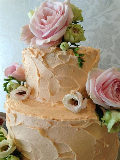 Gorgeous Coral Cream And Fresh Flower Wedding Cake Cake Cakesdecor