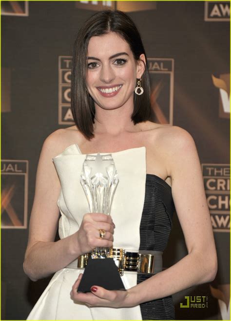 Anne Hathaway Wins Best Actress At 2009 Critics Choice Awards Photo 1639311 Anne Hathaway