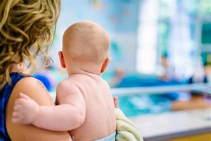 Swimming Mother Child Bayi Dating Moeder Mutter
