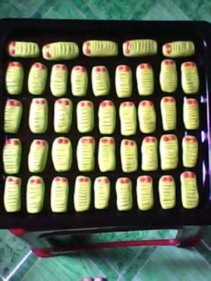 Mungkin itu respon awal banyak orang jika melihat, atau sekadar mendengar, ulat bulu. Selamat Datang Ke Blog Norgadis Labuan: Ramadhan Ke 24 Dan ...