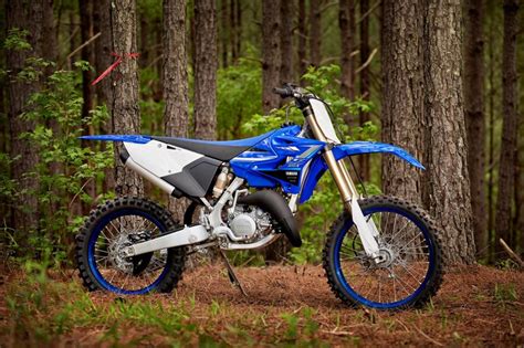Кантри кросс мотоцикл Yamaha Yz125x 2020 Тест и отличия от Yz125