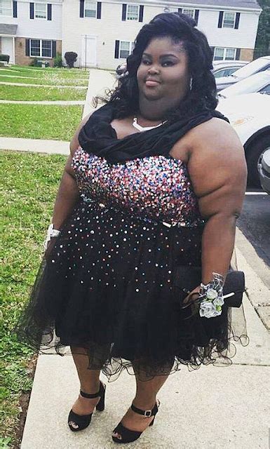 Fat Girl Loves Cake Slay For Days Prom Girl Was Bullied For Being