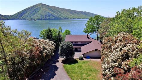 Known locally as sml, it is the jewel of the blue ridge mountains. Mountain Majesty at Beautiful Smith Mountain Lake UPDATED ...