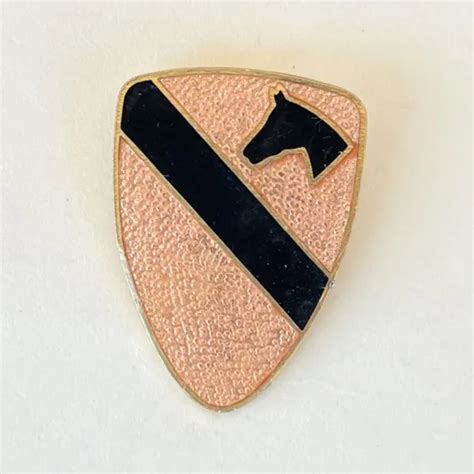 1st Cavalry Division Us Army Ww2 ~ Pinback ~ No Hm ~ Translucent Patch