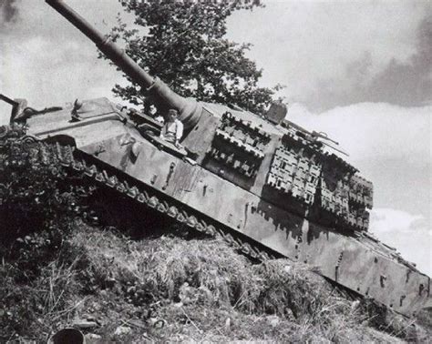 Abandoned Pz Kpfw Vi Ausf B King Tiger Of S Pz Abt In The End Of