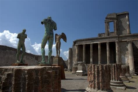 Pompeii was a large roman town in the italian region of campania which was completely buried in volcanic ash following the eruption of nearby mt. Bizarre Things Most People Don't Know About Pompeii | Italy Insight