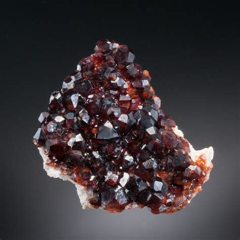 Healing Garnet Crystal Stone Uses Benefits And Beliefs