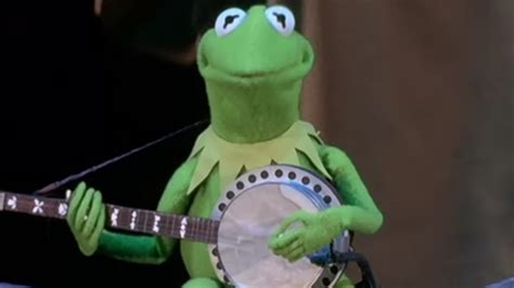 New Kermit The Frog Voice Actor And The Muppets Sing