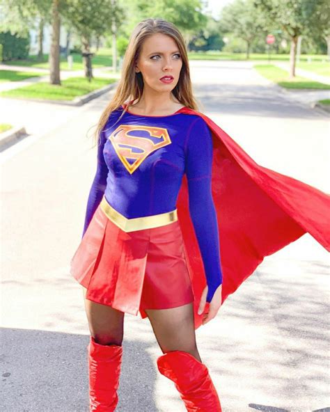 Supergirl Tv Costume Cosplay By Rebbeca Hoffmann Supergirl Pictures