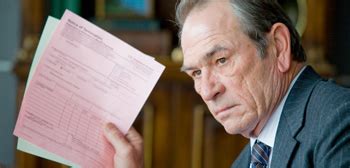 Tommy Lee Jones Joins FBI For Luc Besson S Dark Comedy Malavita