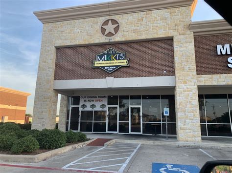 If you love soul food and large portions, then this more. Mikki's Soul Food Cafe - Houston Food Finder
