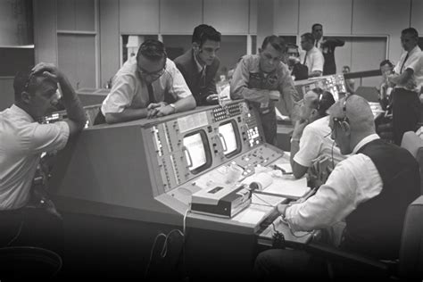 All About Nasas Historic Mission Control Center In Houston The Vale