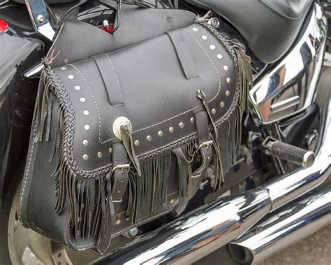Leather Saddlebags Guide To Sizes Materials And Options
