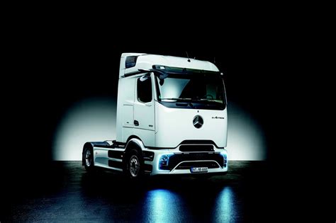 eActros 600 Mercedes Benz Trucks électrifie la longue distance