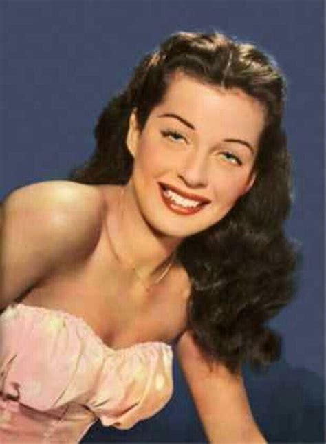 ~gail Russel Really Underrated Beauty She Was Stunning With