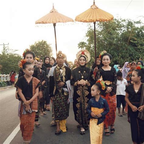 Pegon Pakaian Adat Laki Laki Suku Sasak Di Lombok