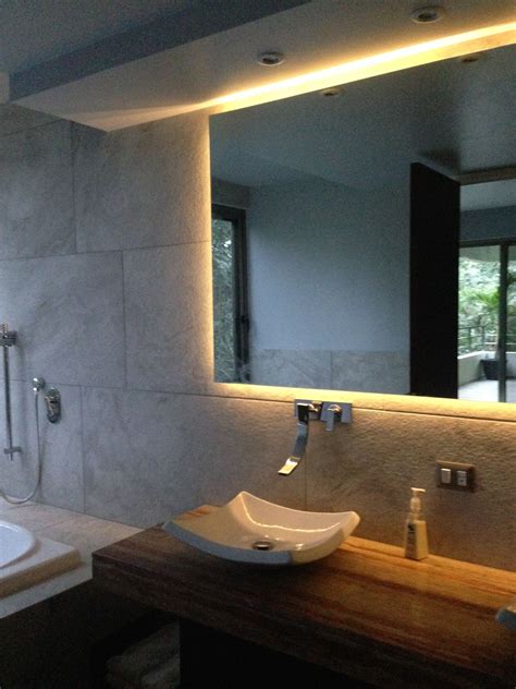 Resultado de imagen para espejo baño con luz led | silvia | Pinterest ...