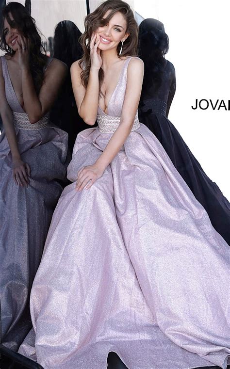 How To Pick A Perfect Prom Dress For Prom 2020 Jovani Blog