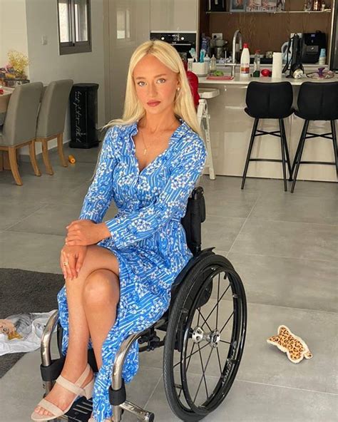 Woman In Wheelchair Wheelchair Fashion Wheelchair Women Disabled Women