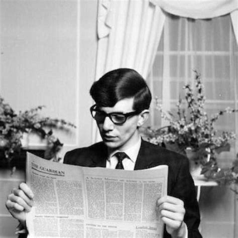«a brief history of time». Bilder eines jungen Stephen Hawking auf dem College im Mai ...