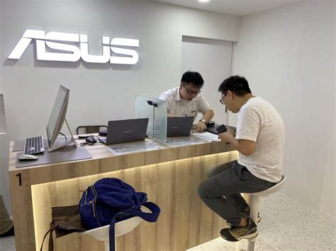 Asus Opens First Ever Experience Store In Singapore Geek Culture