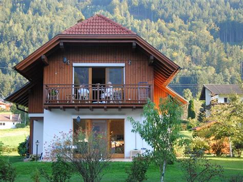 Finden sie ihr passendes haus zum thema: Best eingerichtetes Haus im Grünen am See, großer Garten ...