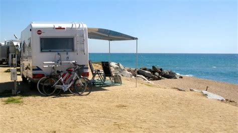 In 5 schritten zum perfekten zeltplatz. Ca. 70 Stellplätze direkt am Strand - Photo de Camping Bon ...