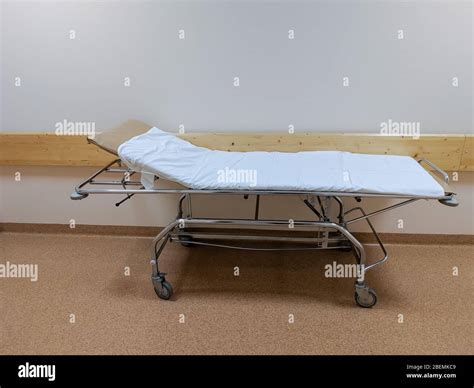 Ambulatory Patients Hi Res Stock Photography And Images Alamy