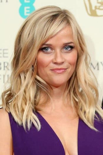 Reese Witherspoons Long Beach Waves Hairstyle Ee British Academy