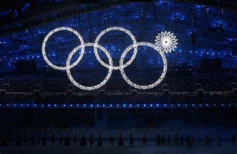 Sochi Closing Ceremony Pokes Fun At Olympic Ring Malfunction Photos — Rt World News