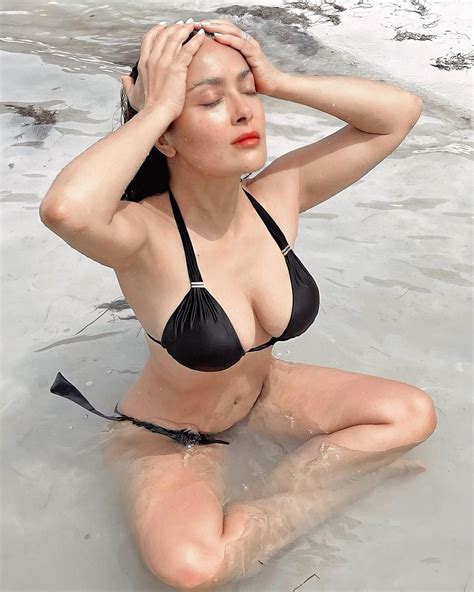 Salma Hayek In A Sexy Bikini On Her 54th Birthday 9 Photos The